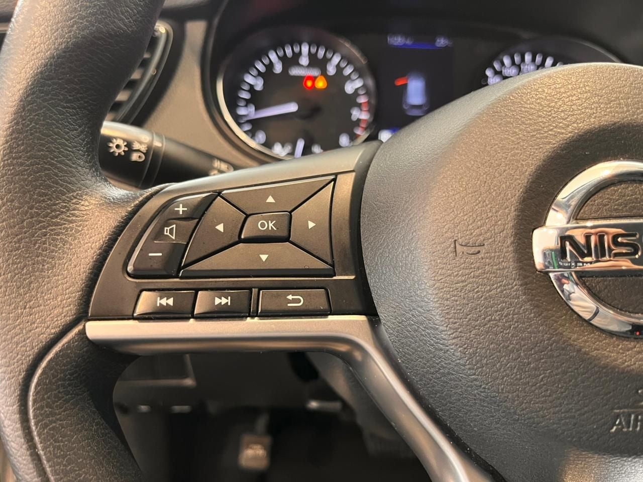 2022 Nissan X-Trail 2.5 Sense 3 Filas Cvt