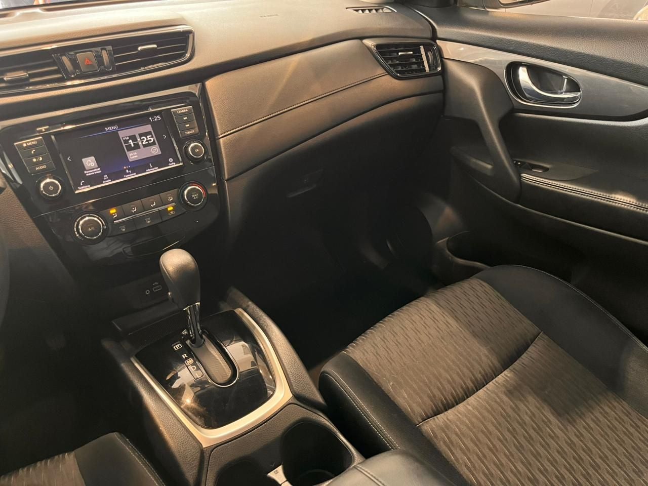 2022 Nissan X-Trail 2.5 Sense 3 Filas Cvt