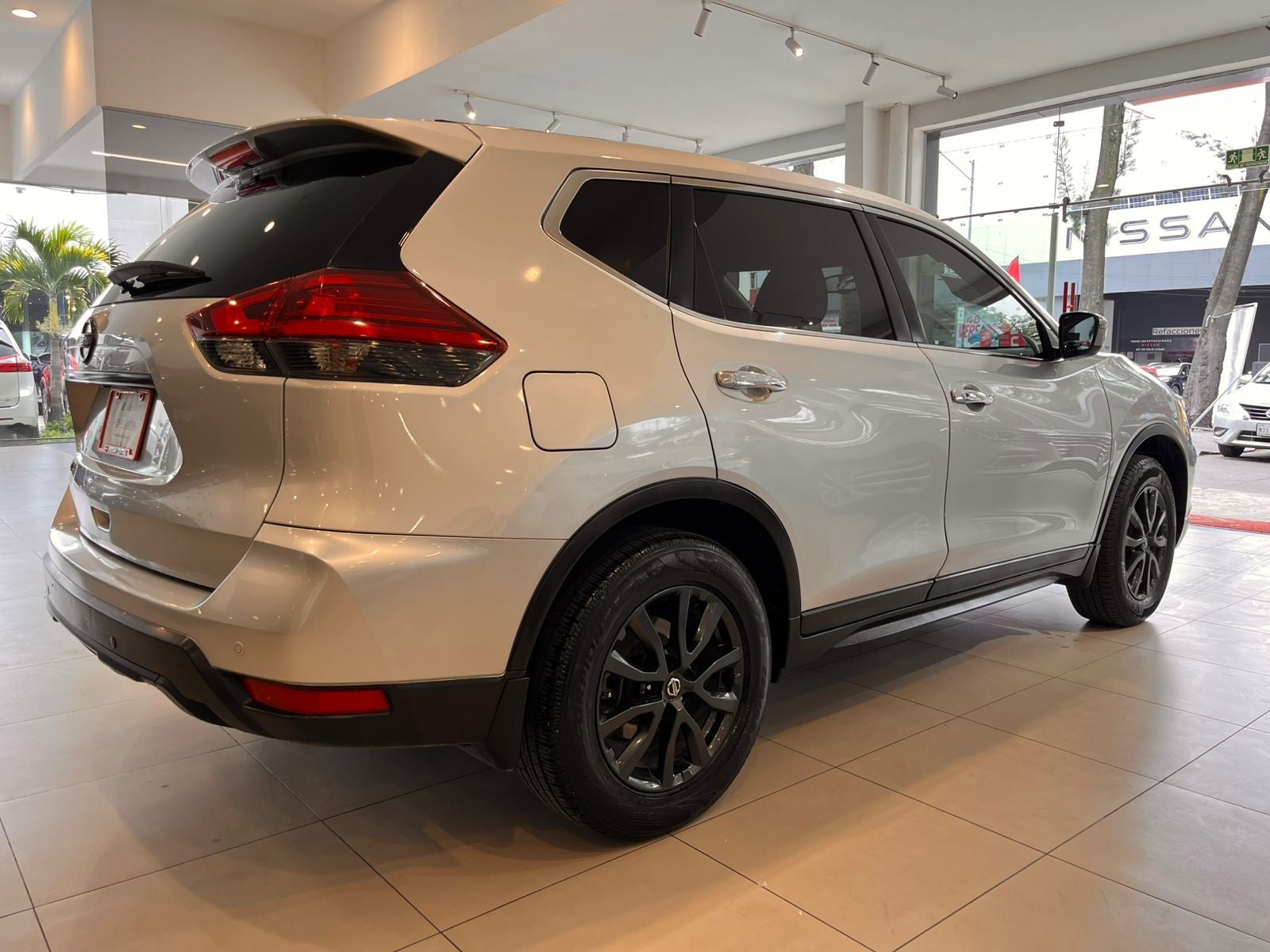 2022 Nissan X-Trail 2.5 Sense 3 Filas Cvt