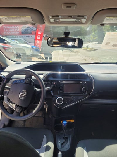 2021 Toyota Prius 1.8 Base Hibrido Cvt