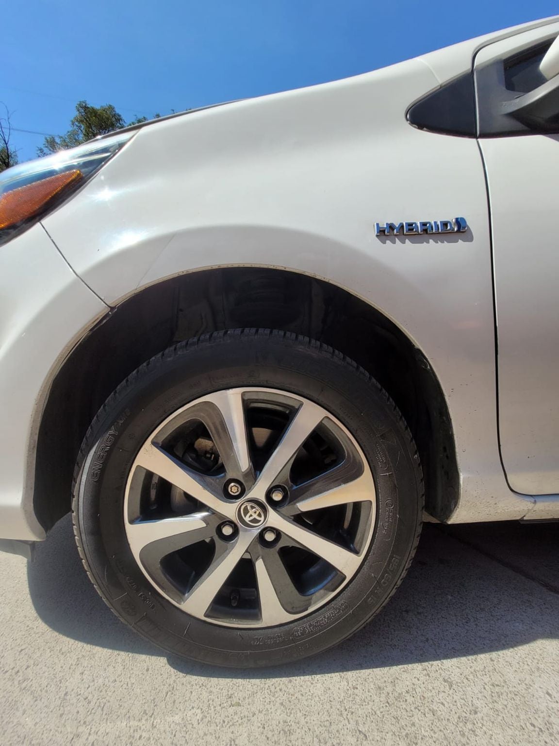 2021 Toyota Prius 1.8 Base Hibrido Cvt