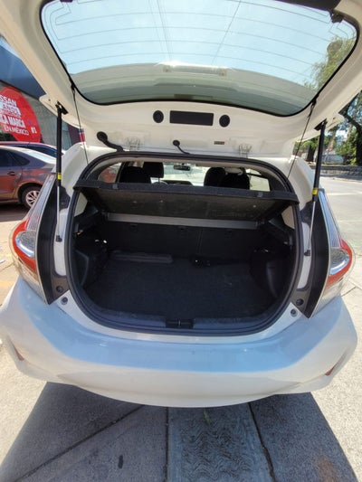 2021 Toyota Prius 1.8 Base Hibrido Cvt