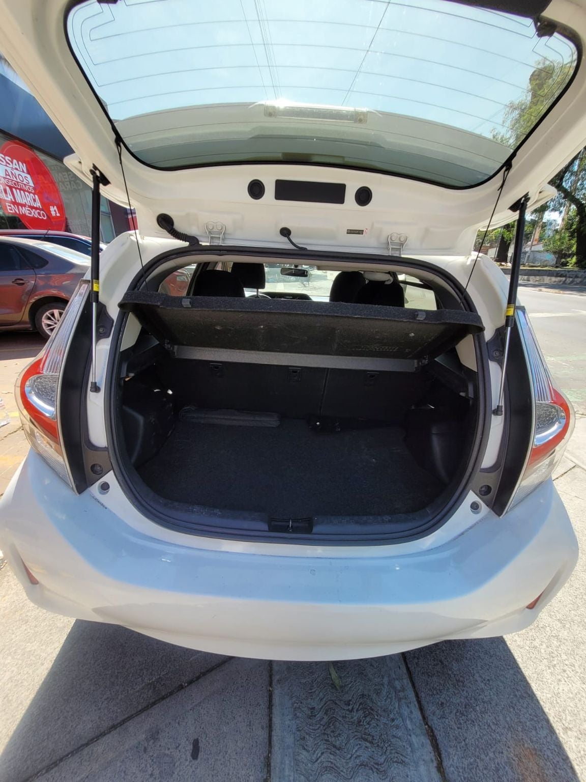 2021 Toyota Prius 1.8 Base Hibrido Cvt