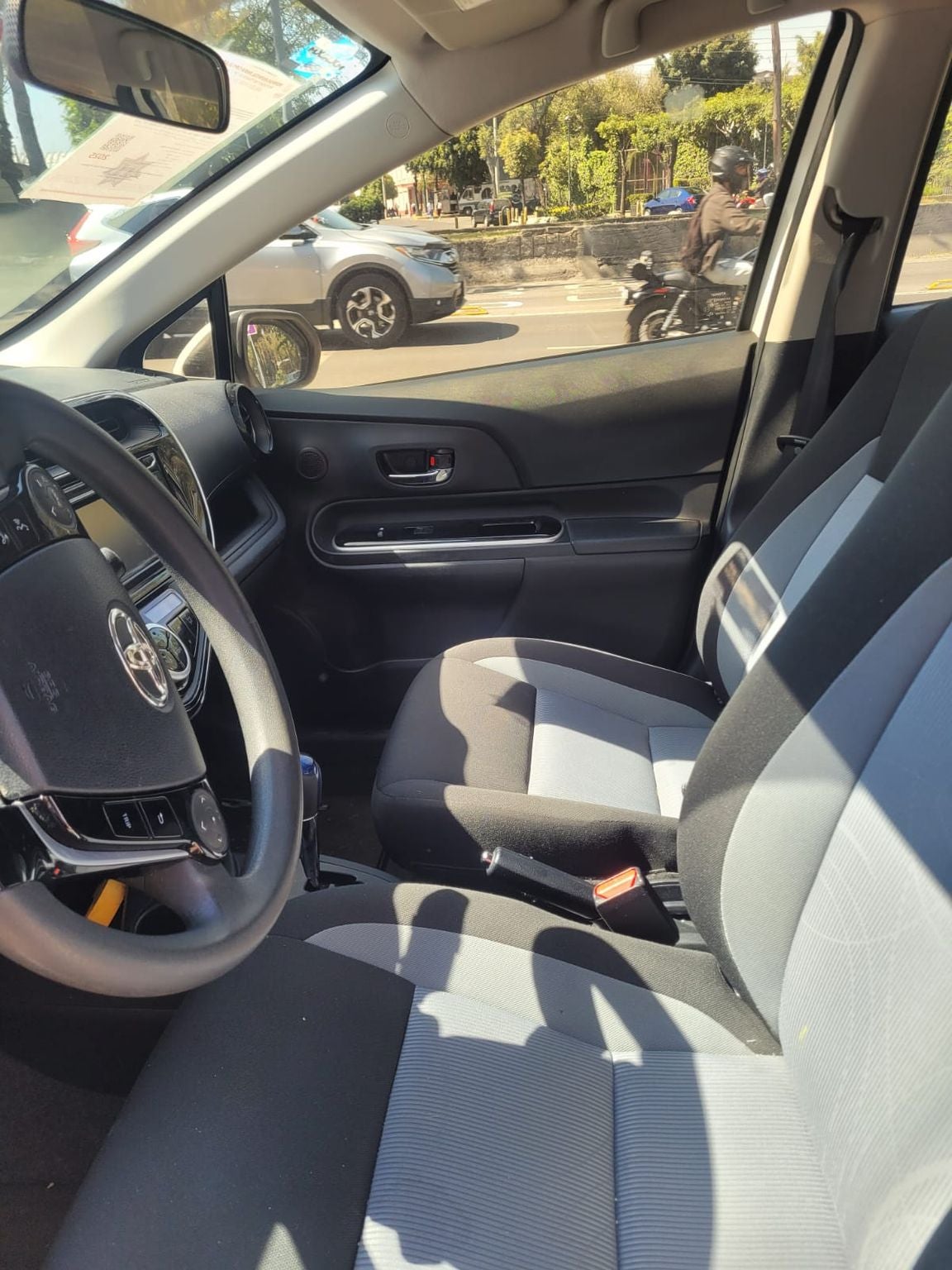 2021 Toyota Prius 1.8 Base Hibrido Cvt