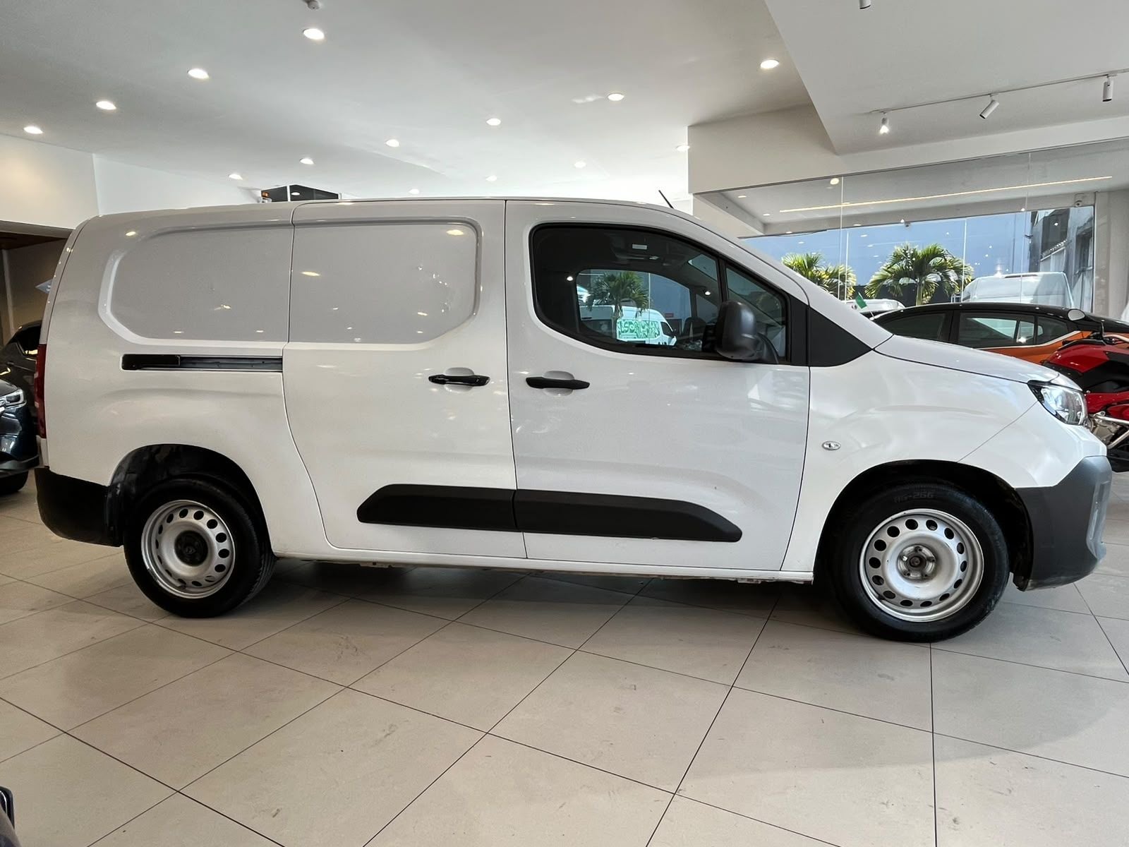 2025 Peugeot Partner 1.2 Maxi Pack Mt